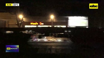 Video: Asaltantes armados robaron dinero y una moto