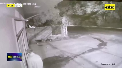 Video: Robó tres notebooks de un local comercial