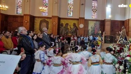 Paraguayos participan de la tradicional procesión en Madrid