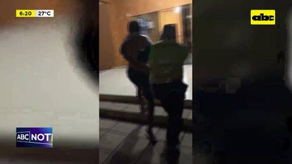 Video: Intentó asaltar con cuchillo en plena plaza