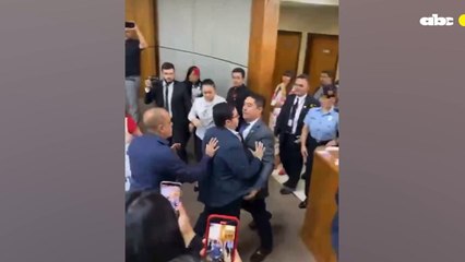 Empujones de Bachi Núñez a Eduardo Nakayama