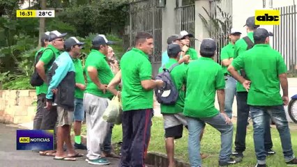 Estacionamiento tarifado: 100 cuidacoches capacitados por Parxin