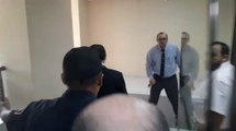Senador Carlos Nuñez agrede a periodista al ser consultado por el caso Dakovo