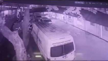 Video de la furgoneta que llevó elementos prohibidos a la cárcel de CDE