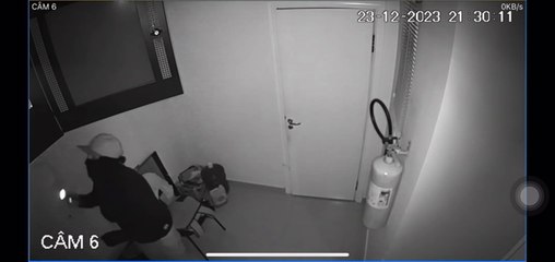 Caen tras persecución tres chilenos acusados de ingresar en un local de casa de cambios (2)