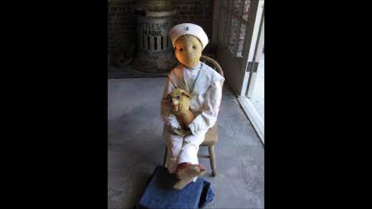 Do you believe in curses? | The Story of Robert the Doll | Halloween Storytime