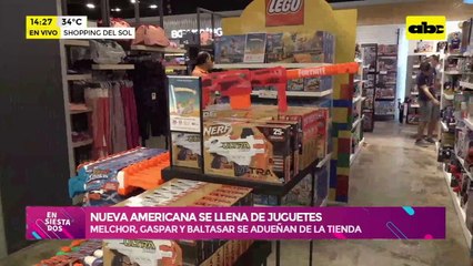 Nueva Americana se llena de juguetes: Melchor, Gaspar y Baltasar se adueñan de la tienda