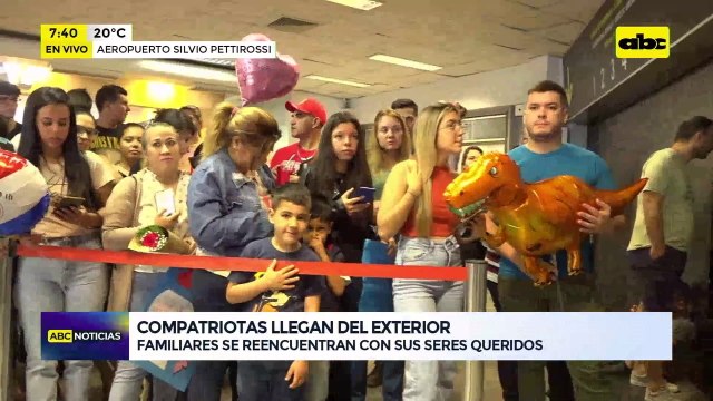 Video: Compatriotas llegan del exterior