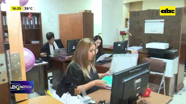 Video: justifican millonaria compra de computadoras