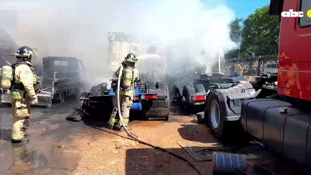 Reportan explosión e incendio en un taller de San Antonio