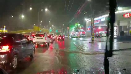 Chuva em BH: Cristiano Machado alaga, e água transborda de bueiro