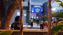 Video: portones estaban cerrados y los hinchas tuvieron que romperlos para huir del estadio