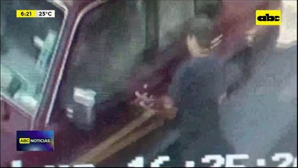 Video: Camioneta robada en Asunción fue abandonada