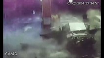 Cargaba gas en una estación de servicio, su auto explotó y causó una lluvia de cocaína