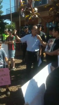 Momento En Que El Fiscal Tuvo Una Discusión Con Manifestantes En Edelira