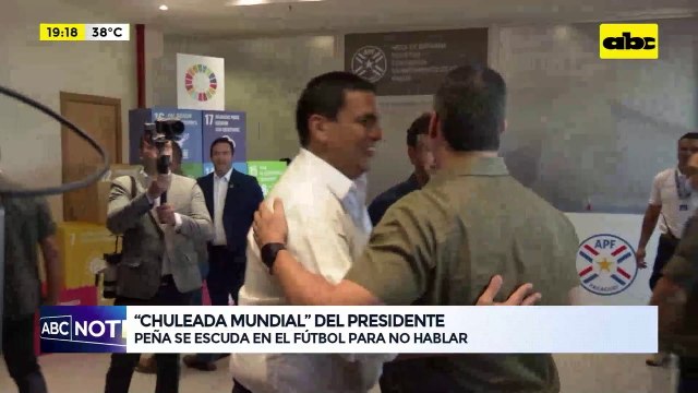 Chats filtrados: Santiago Peña se escuda en el fútbol para no hablar
