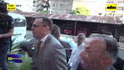 Video:  Abogados de Mario Abdo Benítez e imputados llegan a la Fiscalía