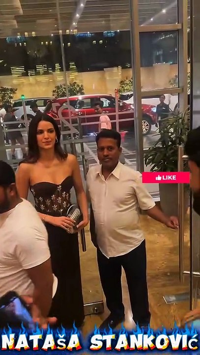 Bollywood Actress Nataša Stanković With Fan's 🤓