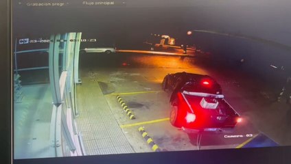 Así huyeron los delincuentes tras asaltar un supermercado anoche en CDE