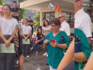 Manifestantes De La Una Le Responden A Bachi Núñez