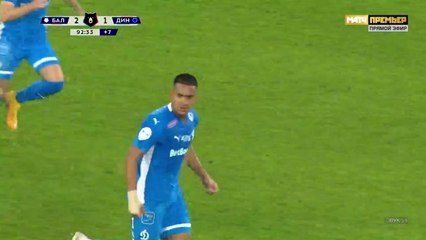 El gol de Roberto Fernández en el triunfo de Dinamo Moscú en Rusia