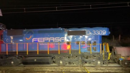 Impactante Choque Frontal De Trenes En Chile