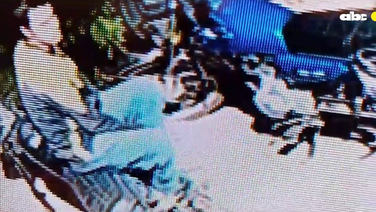 Frustran intento de robo en estacionamiento de un supermercado en Limpio,
