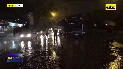 Video: Choque de camiones de gran porte por falta de señalización