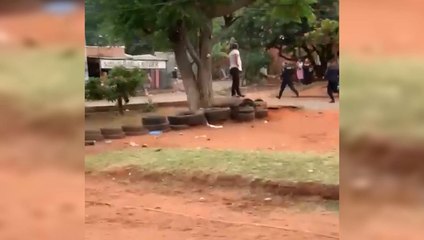 Vecinos De Lambaré Atacaron Once Patrulleras Y Un Colectivo De La Policía Durante Un Allanamiento