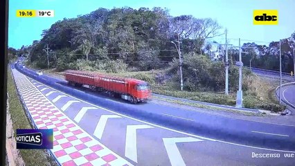 Video muestra cómo conductor evitó subir a la rampa de frenado