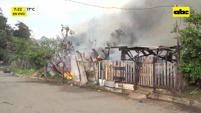 Video: Se incendian viviendas precarias en zona de la Chacarita