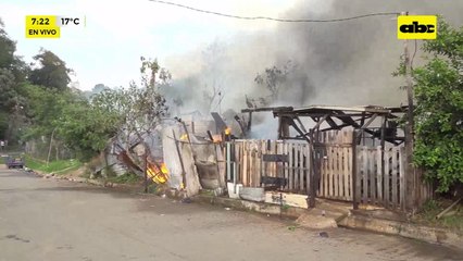Video: Se incendian viviendas precarias en zona de la Chacarita