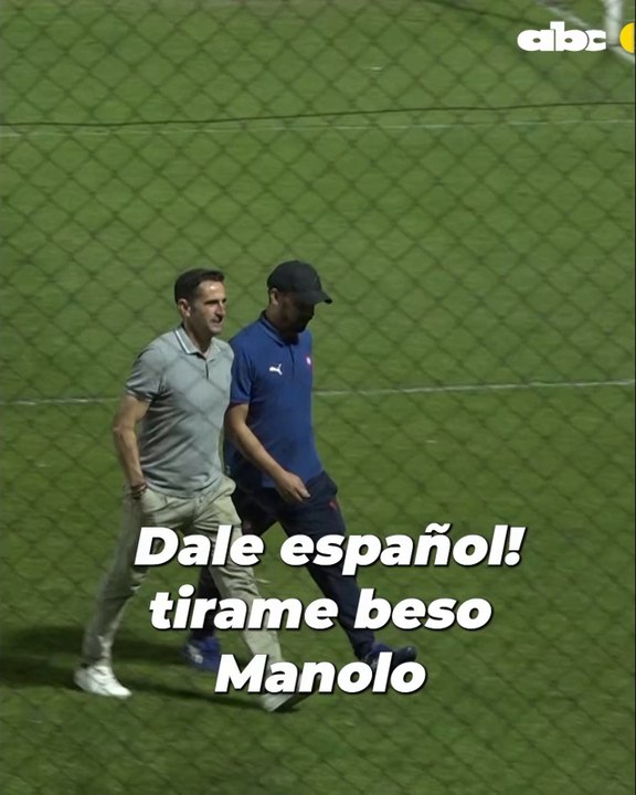 Tirame beso Manolo