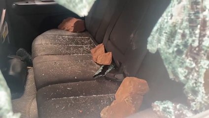 Patrullera Atacada A Piedrazos Por Vecinos De Lambaré