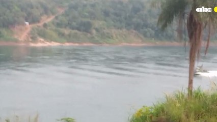 Tiroteo entre presuntos contrabandistas y prefectura naval argentina sobre el río Paraná en Mayor Otaño