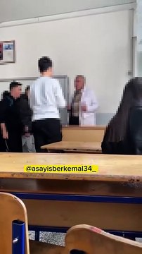 Ankara’da lise öğrencileri, öğretmenlerini zorbalayarak dalga geçti