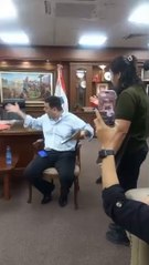 Salyn Buzarquis le trató de “corrupto” y “ladrón” a “Nenecho” en su cara