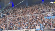 La hincha de Racing palpitando la final de la Copa Sudamericana en Paraguay