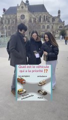 Quel est le véhicule prioritaire dans ce cas