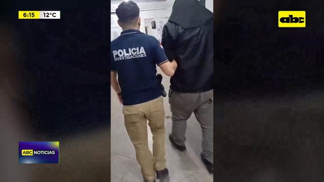 Video: Trabajador de un empresa fue detenido por robar 400 celulares