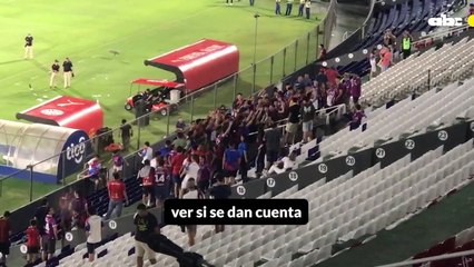 Los hinchas de Cerro Porteño contra los jugadores y la directiva