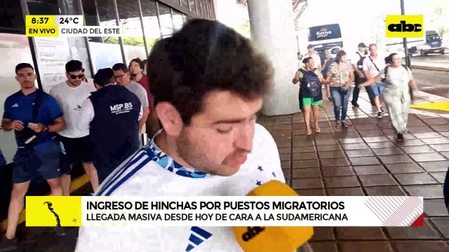 Hinchas de Cruzeiro marcan presencia en el paso Foz de Yguazú - Ciudad del Este