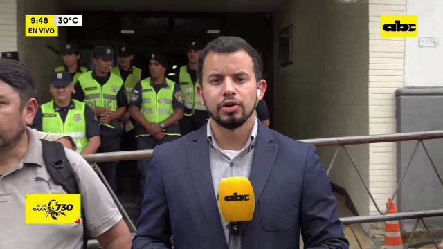 Empleados de Copaco protestan por salarios atrasados: “hay gente que pasa hambre”