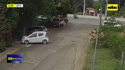 Video: Tres hombres armados asaltaron una chatarrería en Ypacaraí