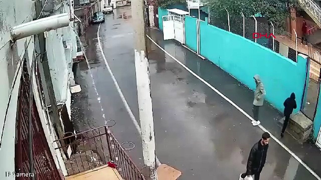 Aracıyla husumetlisini ezmeye çalıştı