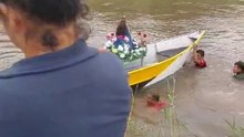 La procesión fluvial de la Virgen de Caacupe en el río Aguaray