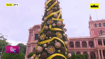 Guarania de Navidad: partitura de “India” adorna el árbol del Palacio de López