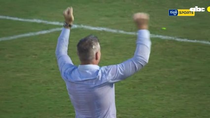 La ovación de los hinchas de Olimpia a Martín Palermo