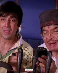 Galti se musibat ke samay dost ko phone laga diya 👍  #glamsham #bollywood #bollywoodcomedy #meme #vijayraaz #dhamaal  {glamsham, bollywood, bollywood comedy, meme, vijay raaz, dhamaal}