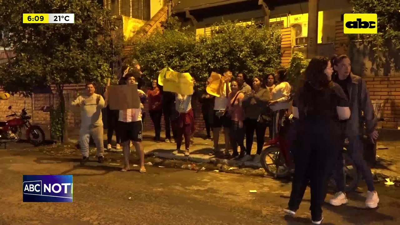 Video: Padres denuncian la desaparición de fondos destinados a colación